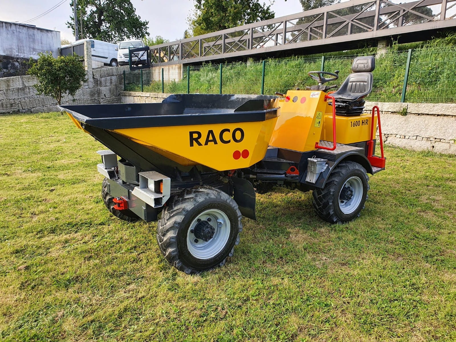 Raco 1600 HR :: Inercubo