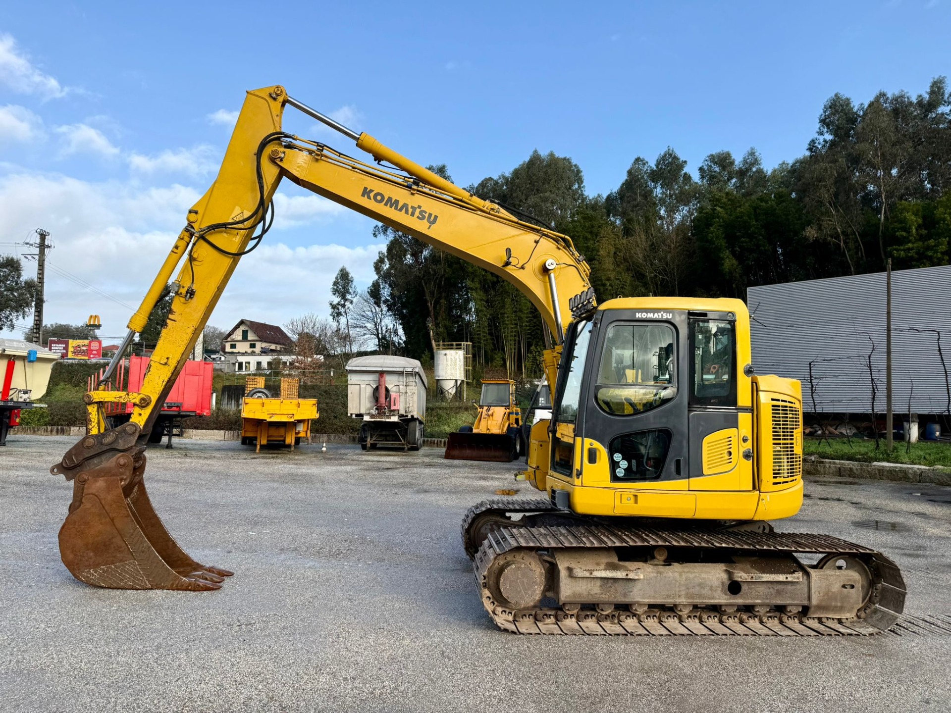 Komatsu PC138-US