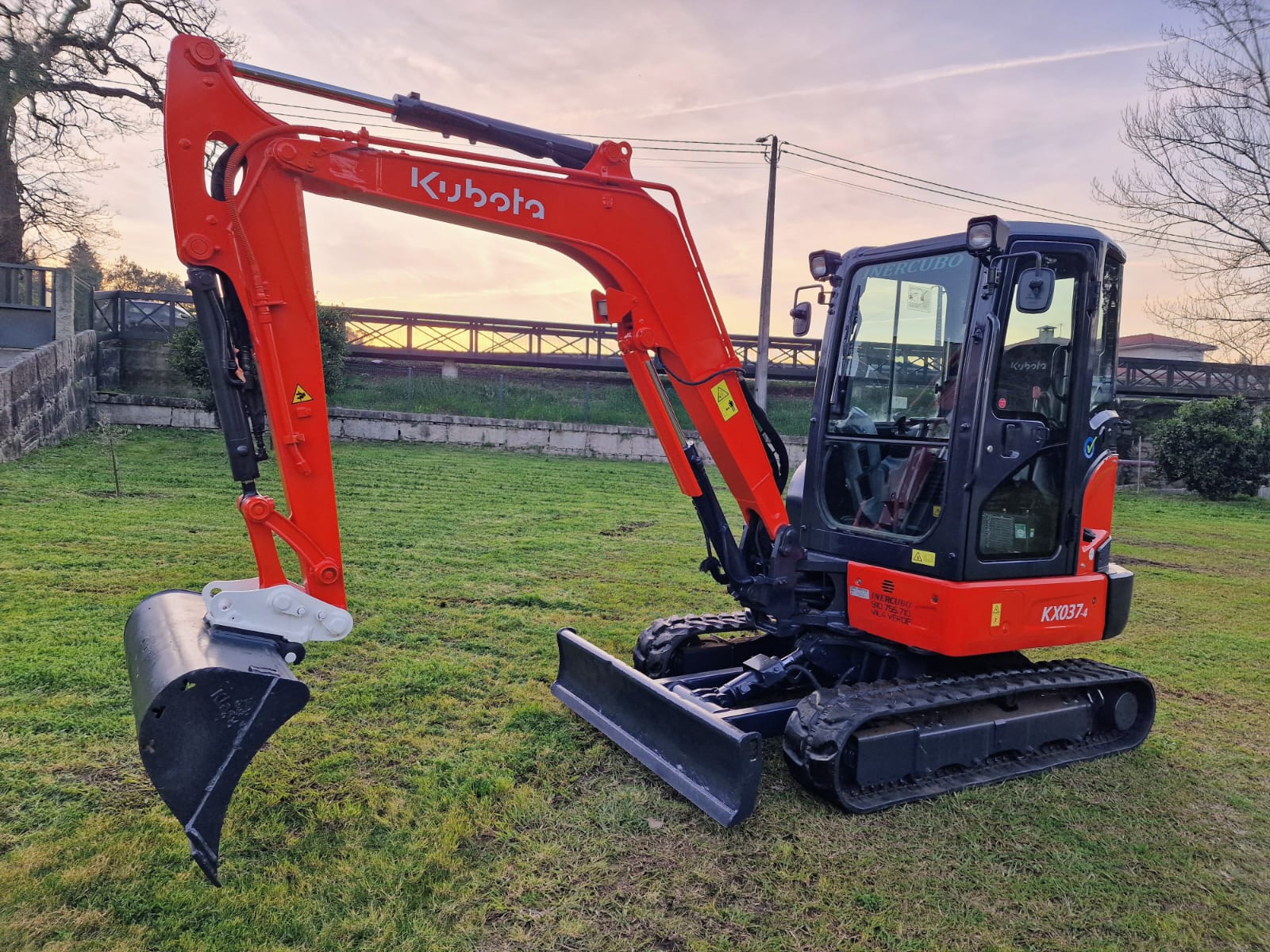 Kubota KX037