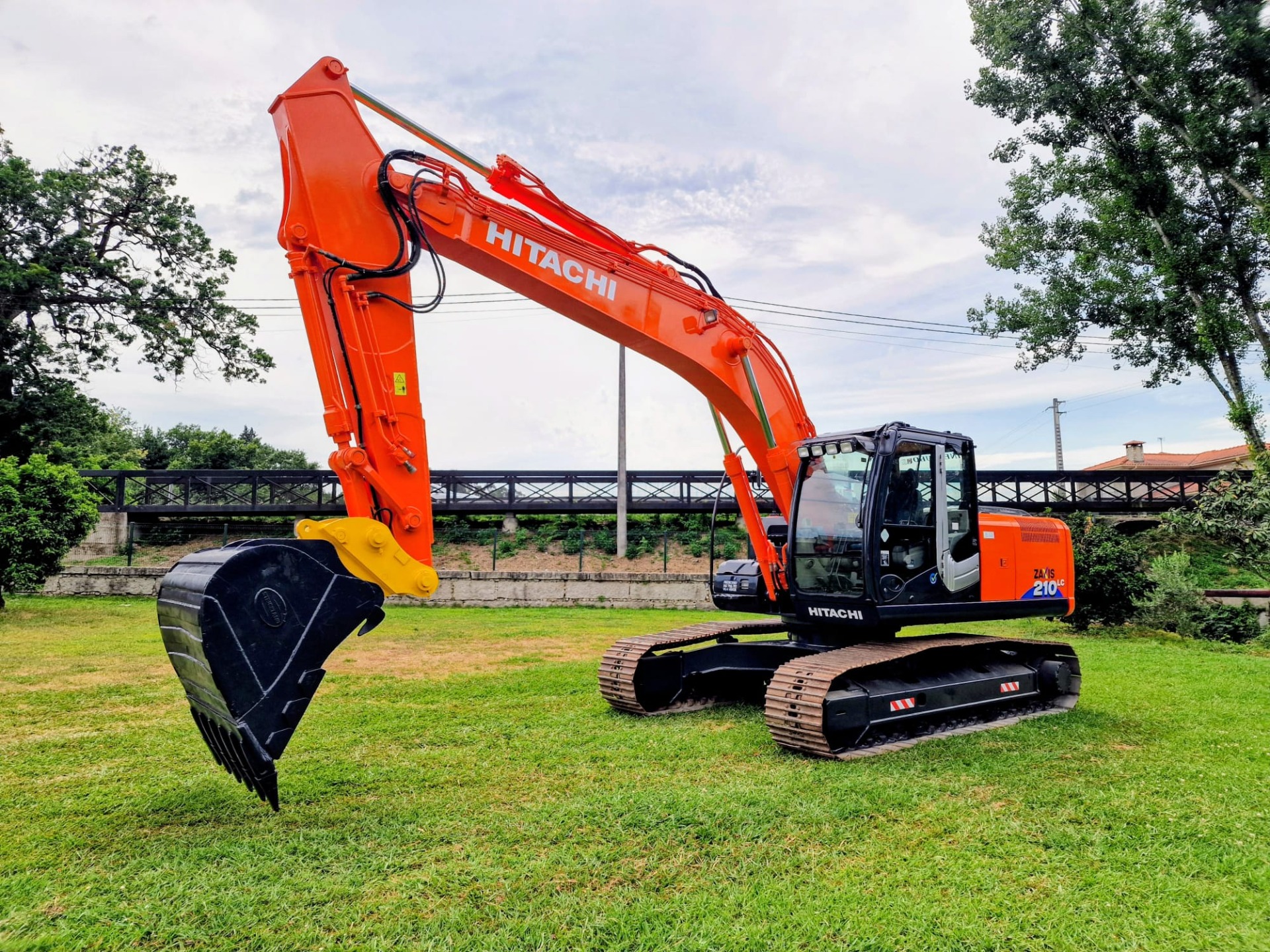 Hitachi Zaxis 210
